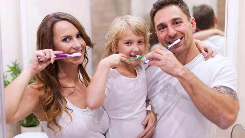 How Family Dentistry Supports Seniors In Maintaining Oral Health